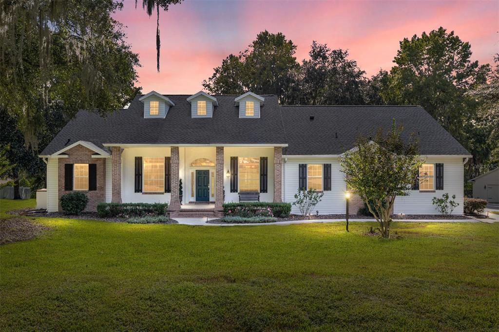 Недавно продано: $595,000 (4 спален, 3 ванн, 2674 Квадратных фут)