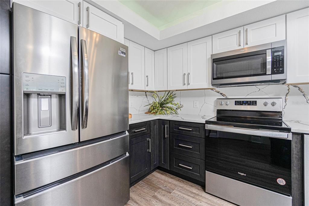 Active With Contract: $499,900 (2 beds, 2 baths, 1357 Square Feet)