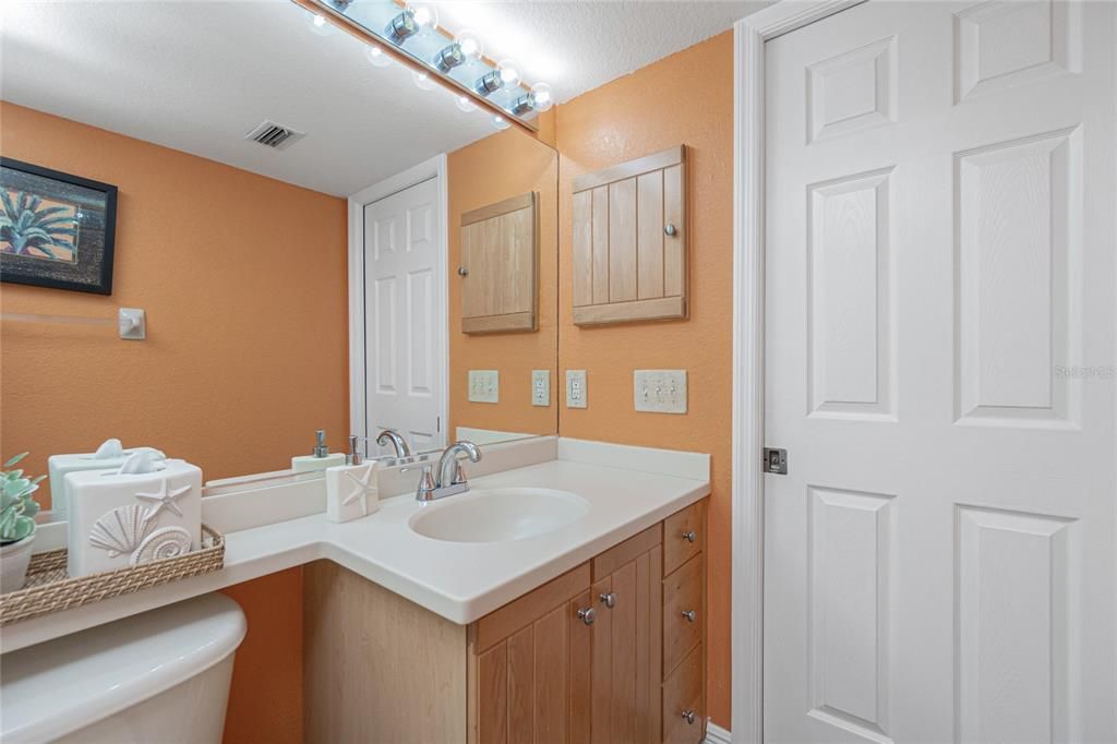 Active With Contract: $499,900 (2 beds, 2 baths, 1357 Square Feet)