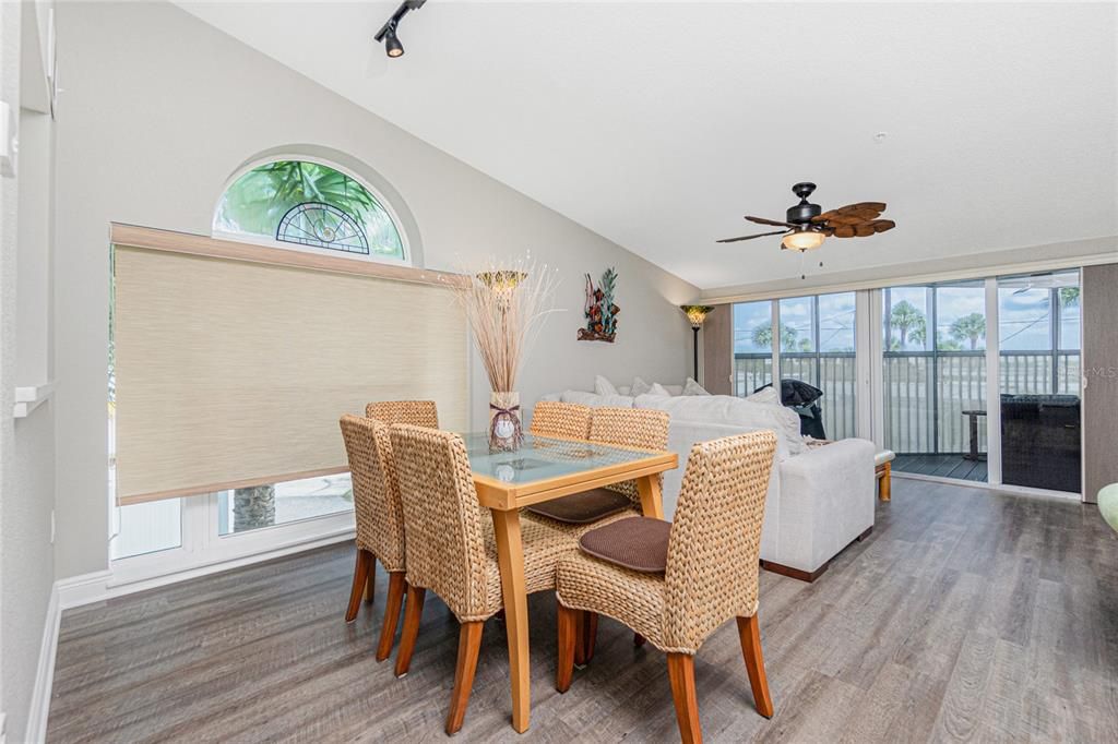 Active With Contract: $499,900 (2 beds, 2 baths, 1357 Square Feet)