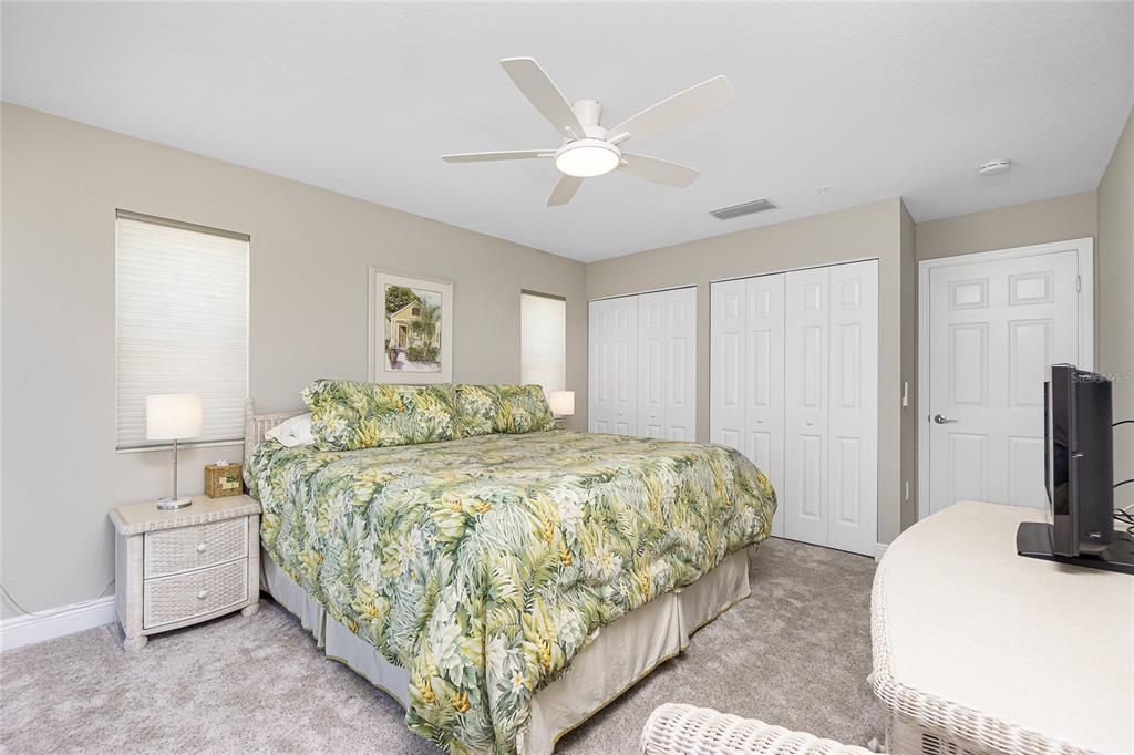 Active With Contract: $499,900 (2 beds, 2 baths, 1357 Square Feet)