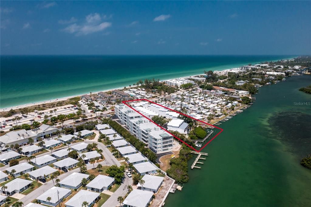 Active With Contract: $499,900 (2 beds, 2 baths, 1357 Square Feet)