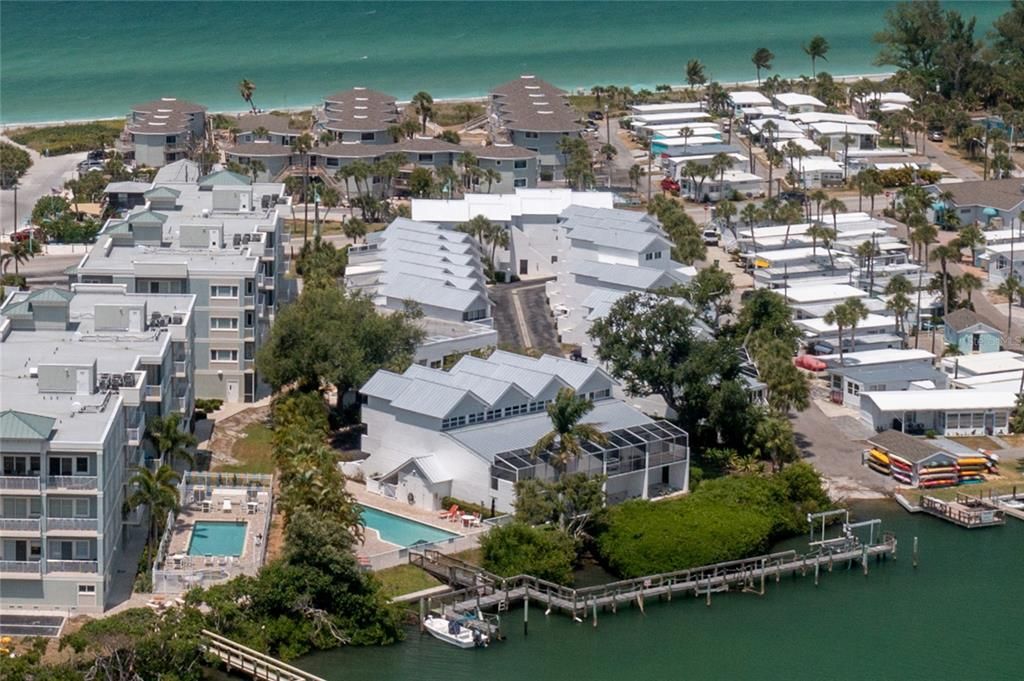 Active With Contract: $499,900 (2 beds, 2 baths, 1357 Square Feet)