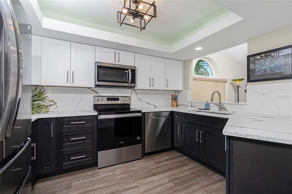 Active With Contract: $499,900 (2 beds, 2 baths, 1357 Square Feet)