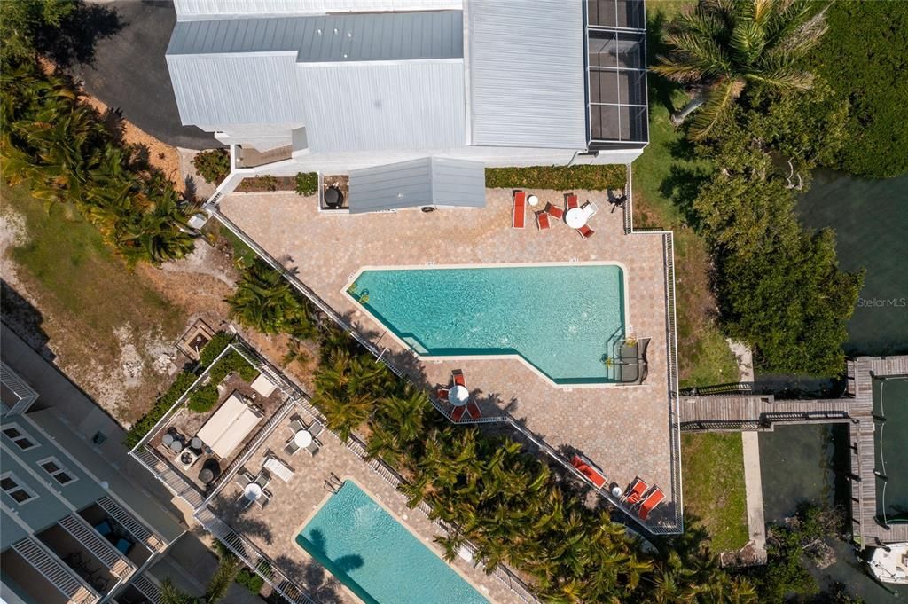 Active With Contract: $499,900 (2 beds, 2 baths, 1357 Square Feet)