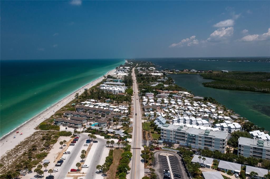 Active With Contract: $499,900 (2 beds, 2 baths, 1357 Square Feet)