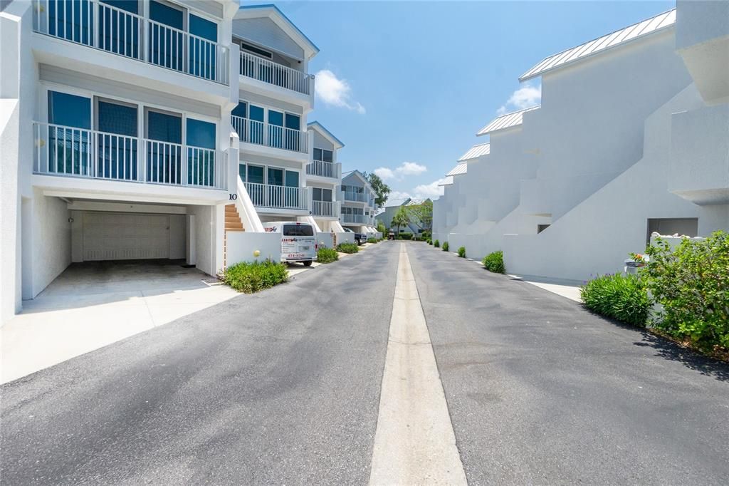 Active With Contract: $499,900 (2 beds, 2 baths, 1357 Square Feet)