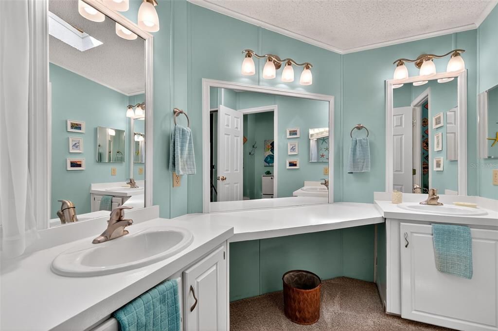 На продажу: $250,000 (2 спален, 2 ванн, 1456 Квадратных фут)