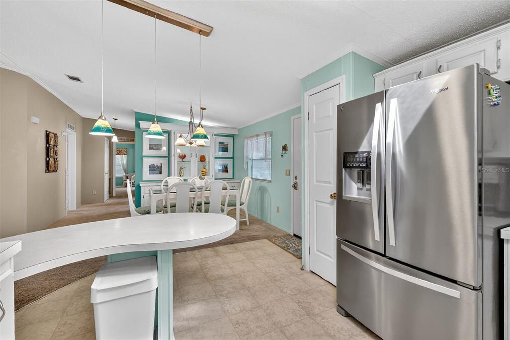 На продажу: $250,000 (2 спален, 2 ванн, 1456 Квадратных фут)