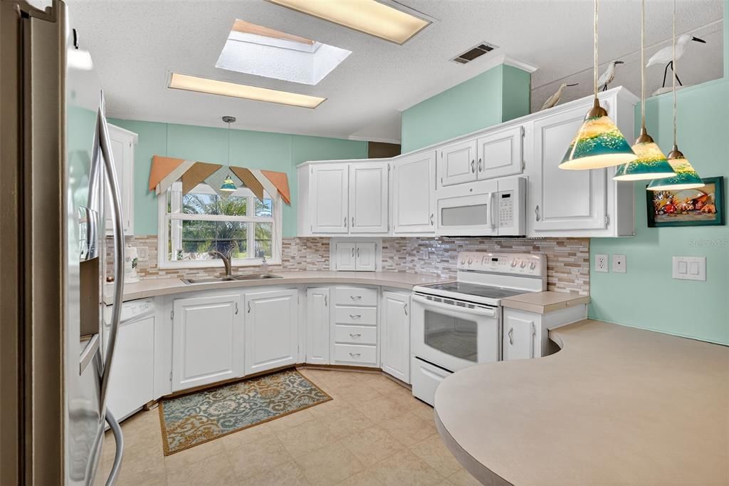 На продажу: $250,000 (2 спален, 2 ванн, 1456 Квадратных фут)