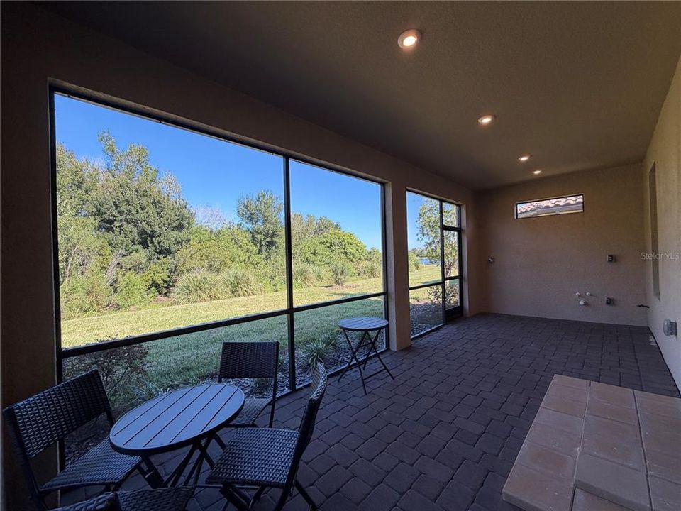 For Rent: $3,800 (2 beds, 2 baths, 2100 Square Feet)