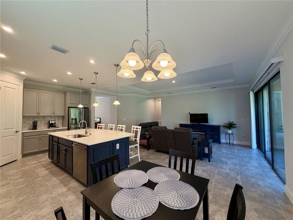 For Rent: $3,800 (2 beds, 2 baths, 2100 Square Feet)