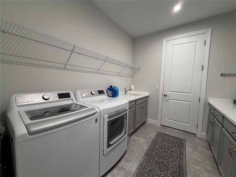 For Rent: $3,800 (2 beds, 2 baths, 2100 Square Feet)