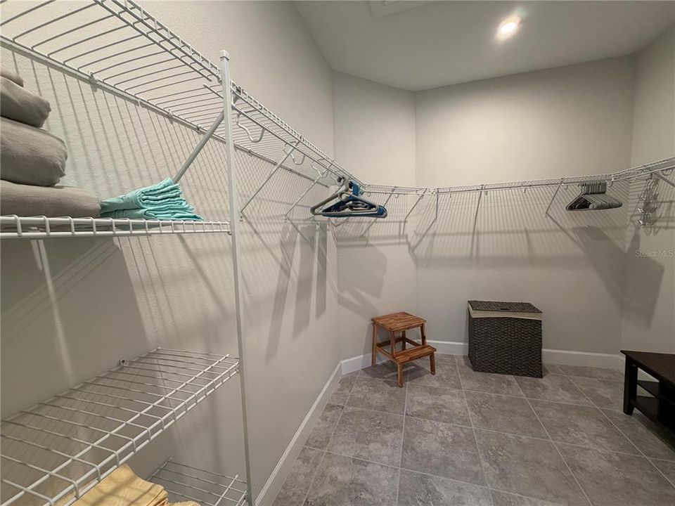 For Rent: $3,800 (2 beds, 2 baths, 2100 Square Feet)