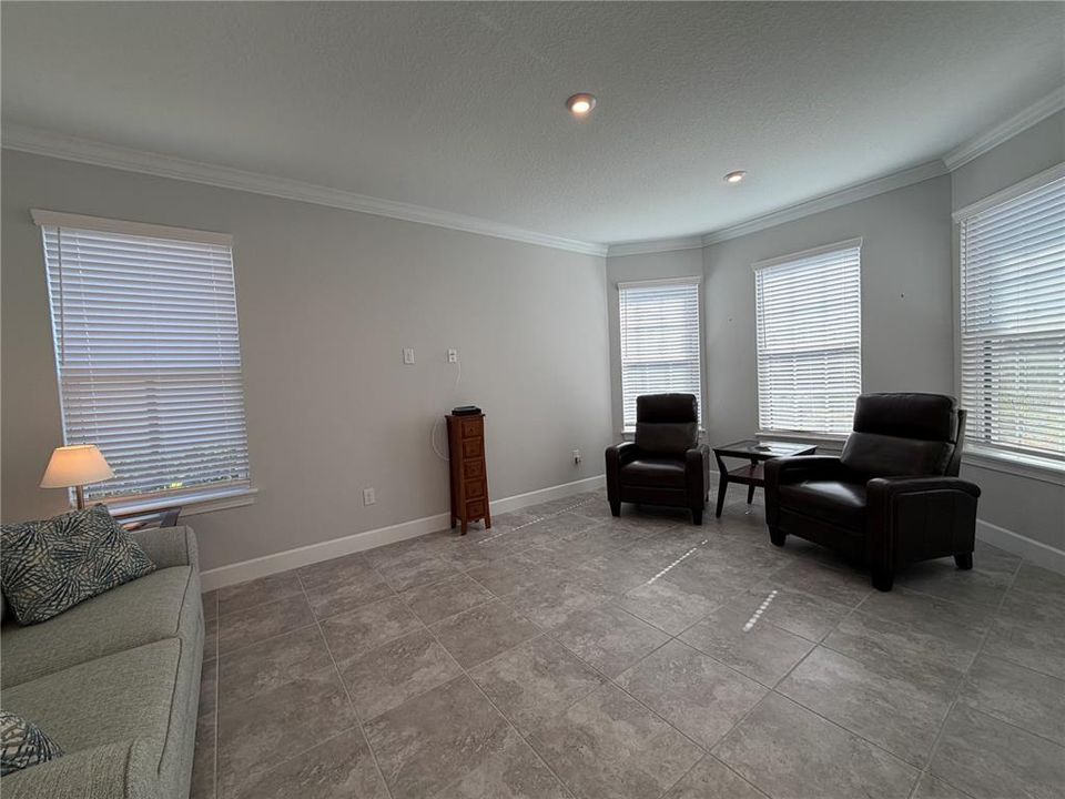 For Rent: $3,800 (2 beds, 2 baths, 2100 Square Feet)