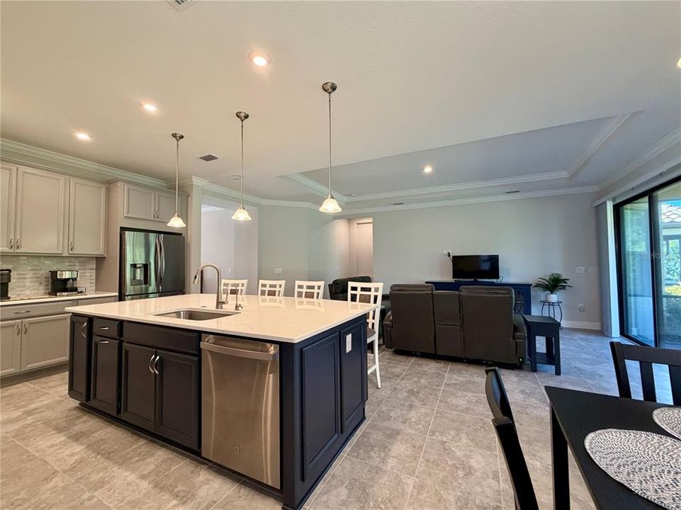 For Rent: $3,800 (2 beds, 2 baths, 2100 Square Feet)