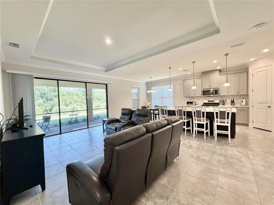 For Rent: $3,800 (2 beds, 2 baths, 2100 Square Feet)