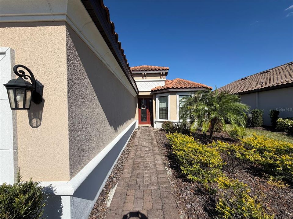 For Rent: $3,800 (2 beds, 2 baths, 2100 Square Feet)