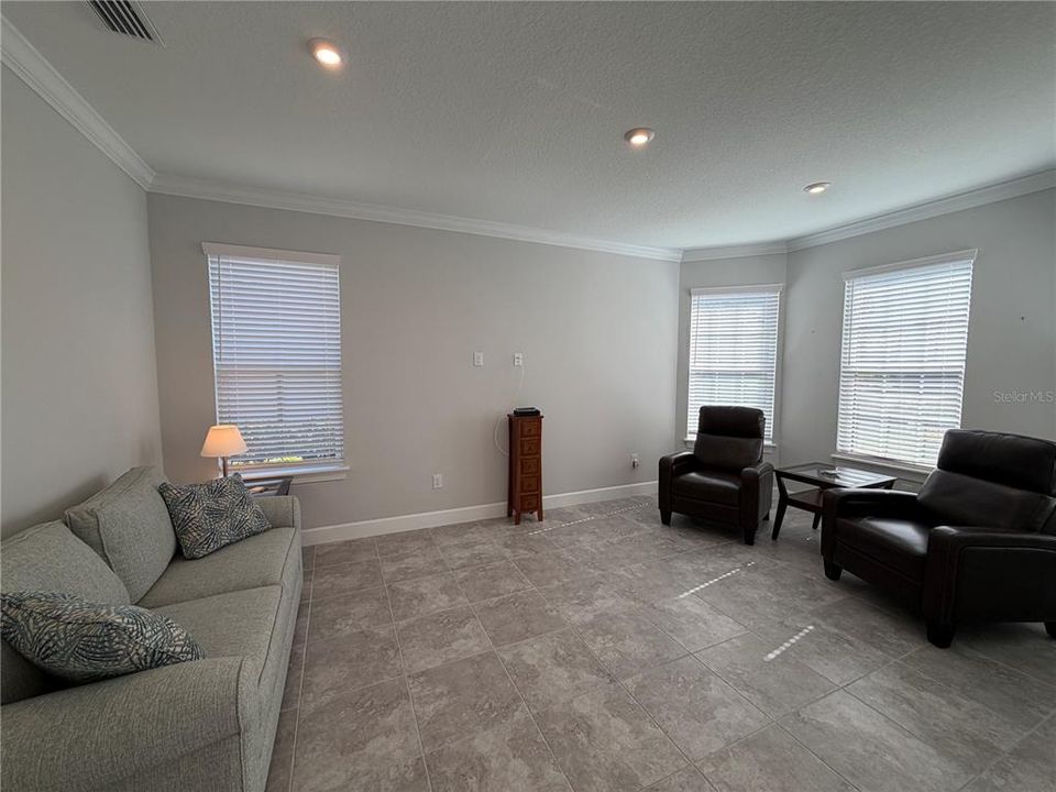 For Rent: $3,800 (2 beds, 2 baths, 2100 Square Feet)