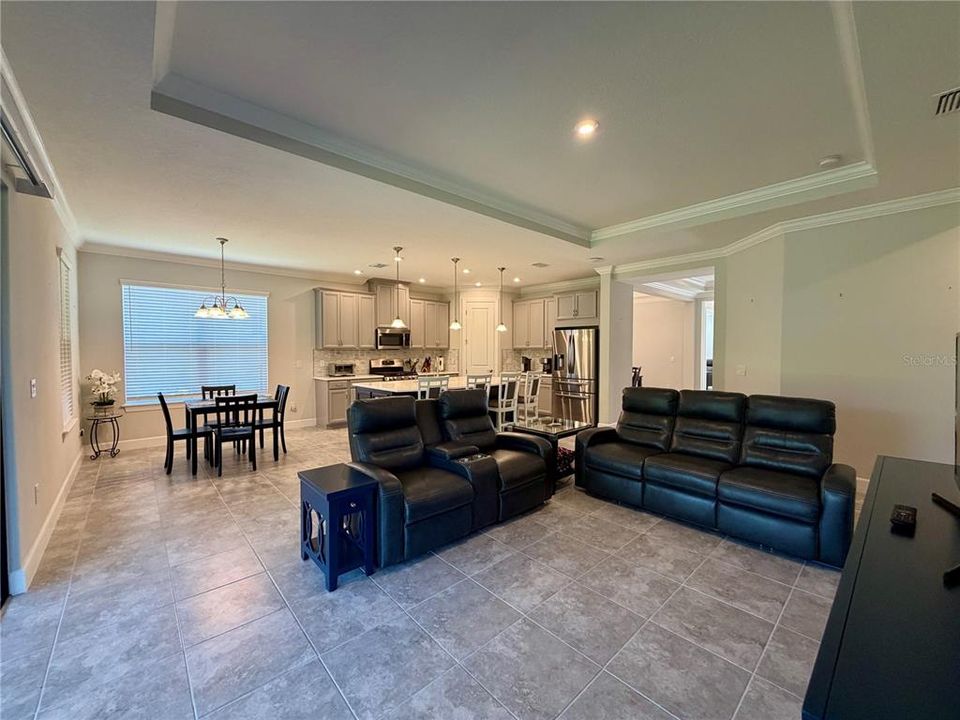 For Rent: $3,800 (2 beds, 2 baths, 2100 Square Feet)