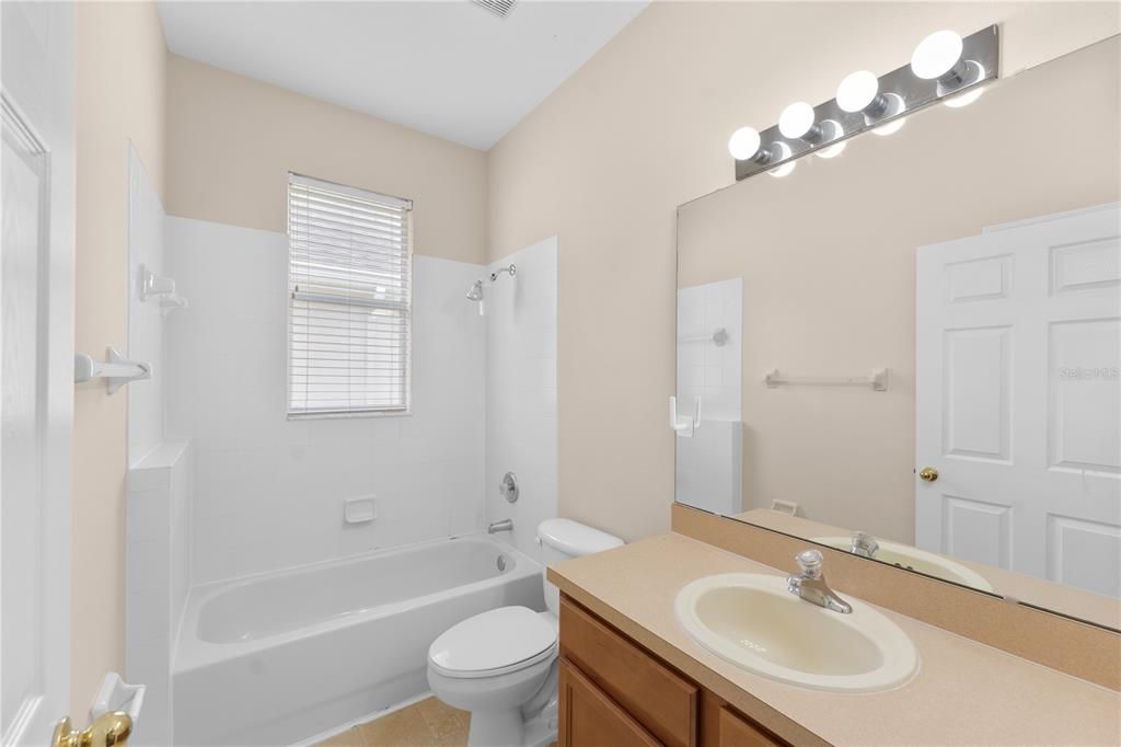 For Rent: $2,700 (3 beds, 2 baths, 1565 Square Feet)