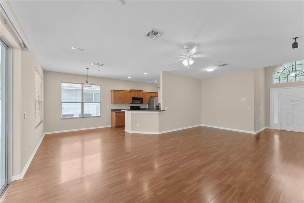 For Rent: $2,700 (3 beds, 2 baths, 1565 Square Feet)