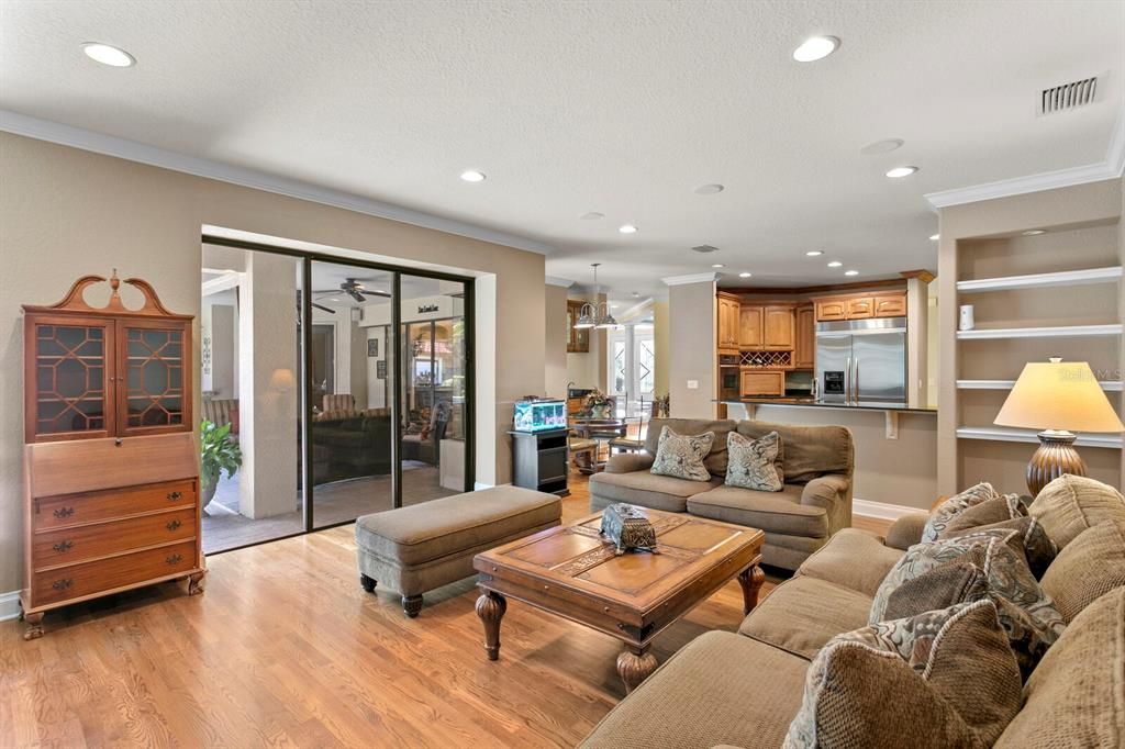 En Venta: $990,000 (5 camas, 5 baños, 3903 Pies cuadrados)