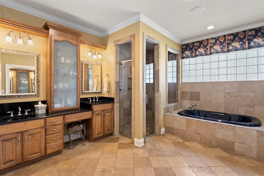 En Venta: $990,000 (5 camas, 5 baños, 3903 Pies cuadrados)