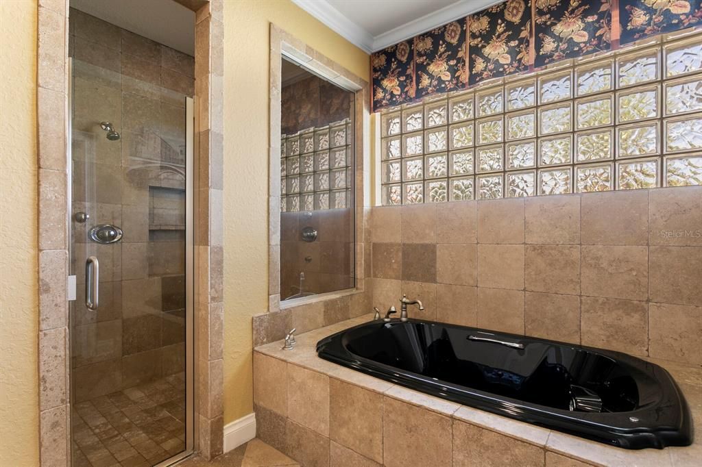 En Venta: $990,000 (5 camas, 5 baños, 3903 Pies cuadrados)