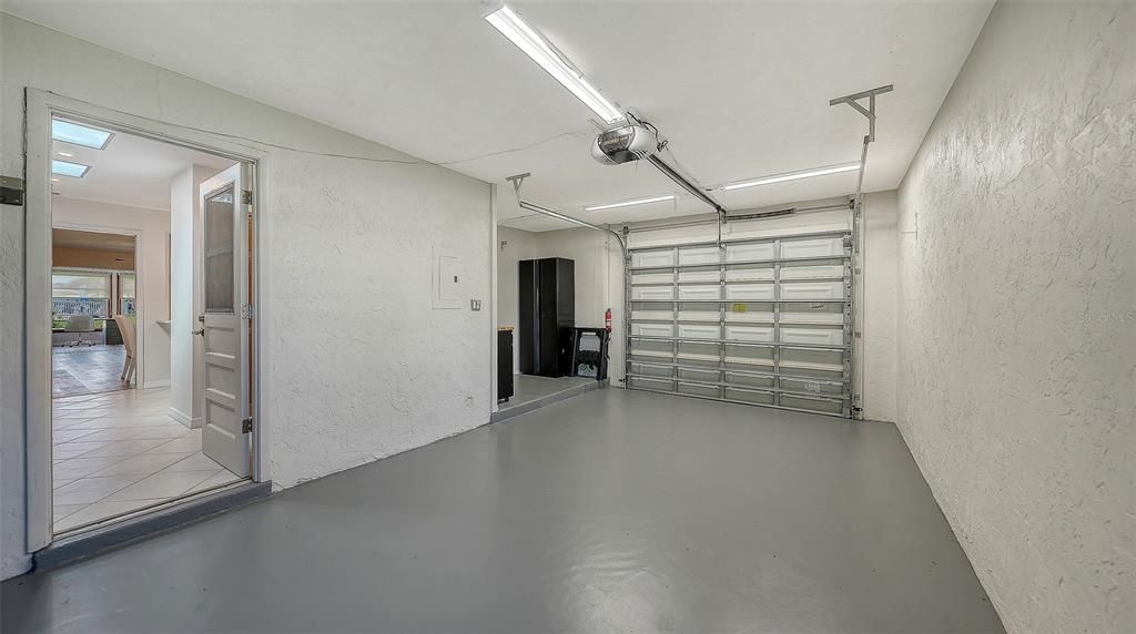 Active With Contract: $344,000 (2 beds, 2 baths, 1450 Square Feet)