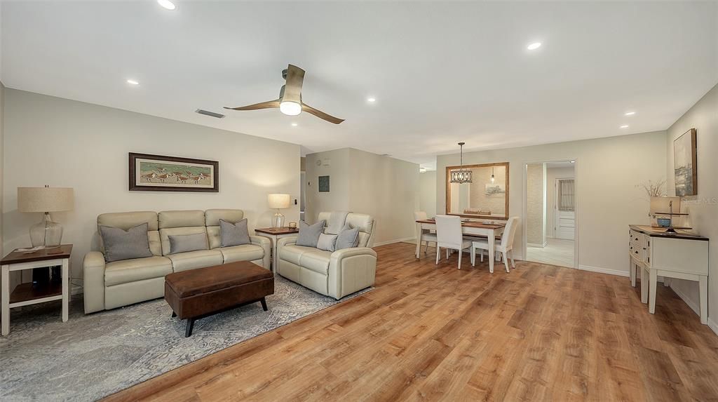 Active With Contract: $344,000 (2 beds, 2 baths, 1450 Square Feet)