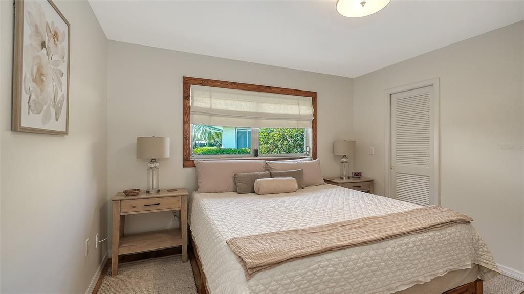 Active With Contract: $344,000 (2 beds, 2 baths, 1450 Square Feet)