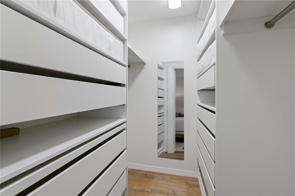 Active With Contract: $344,000 (2 beds, 2 baths, 1450 Square Feet)