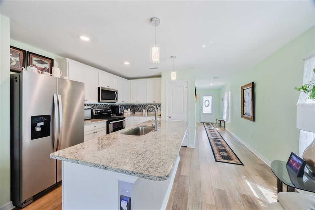 For Sale: $298,000 (3 beds, 2 baths, 1452 Square Feet)