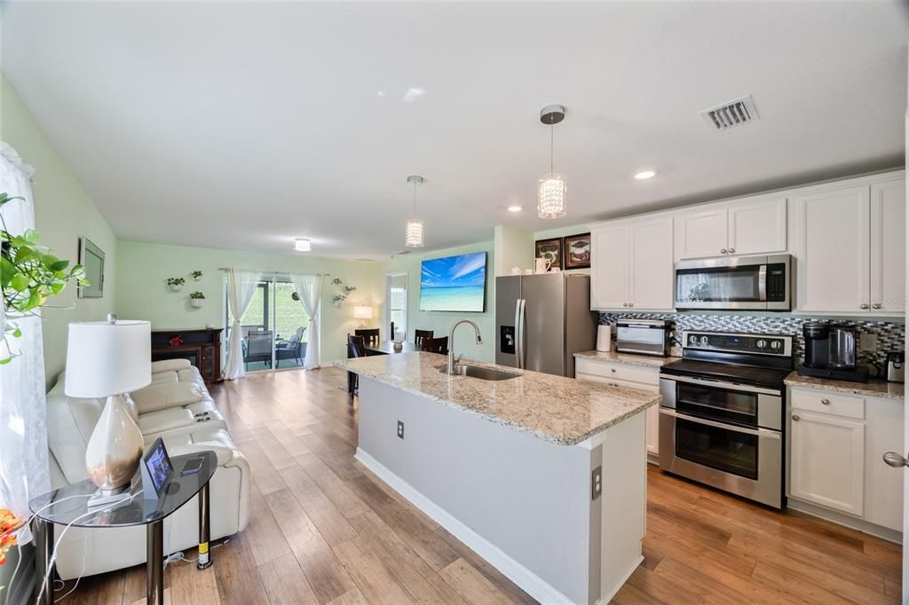 For Sale: $298,000 (3 beds, 2 baths, 1452 Square Feet)