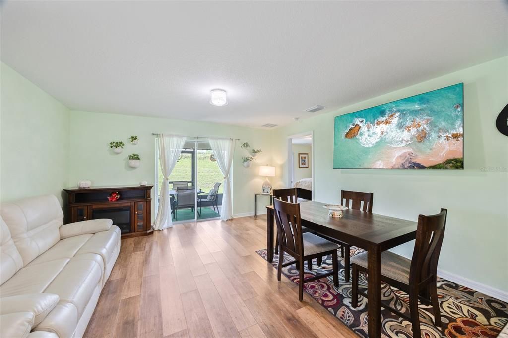 For Sale: $298,000 (3 beds, 2 baths, 1452 Square Feet)