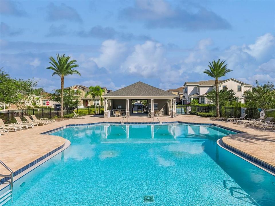 合同活跃: $509,900 (4 贝兹, 2 浴室, 2182 平方英尺)