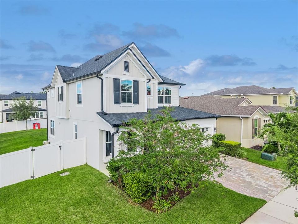 合同活跃: $509,900 (4 贝兹, 2 浴室, 2182 平方英尺)