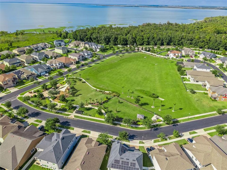 合同活跃: $509,900 (4 贝兹, 2 浴室, 2182 平方英尺)