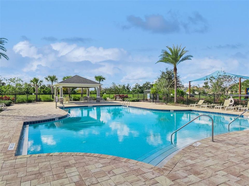 合同活跃: $509,900 (4 贝兹, 2 浴室, 2182 平方英尺)