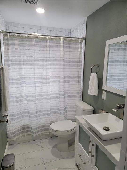 For Sale: $865,000 (1 beds, 3 baths, 2164 Square Feet)