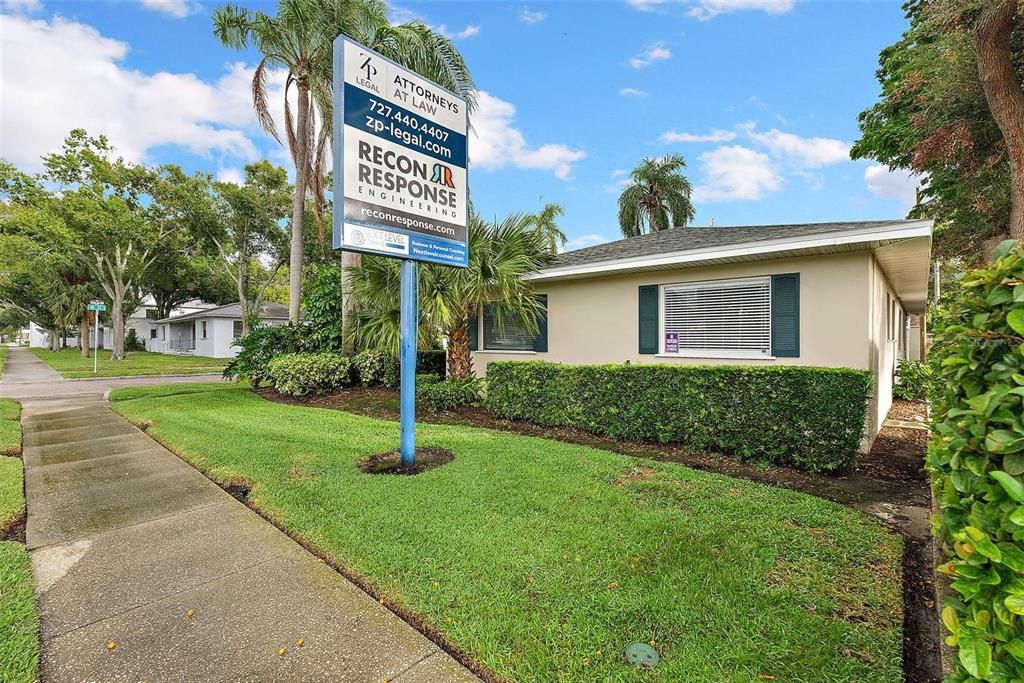 For Sale: $865,000 (1 beds, 3 baths, 2164 Square Feet)