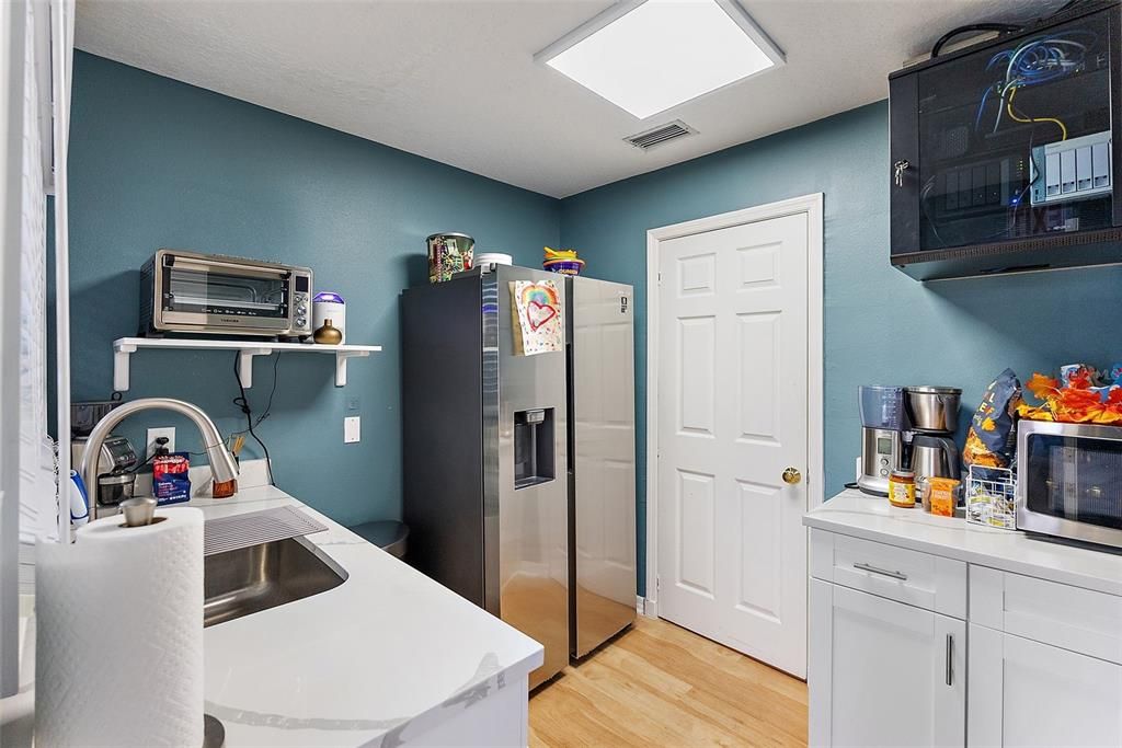 For Sale: $865,000 (1 beds, 3 baths, 2164 Square Feet)