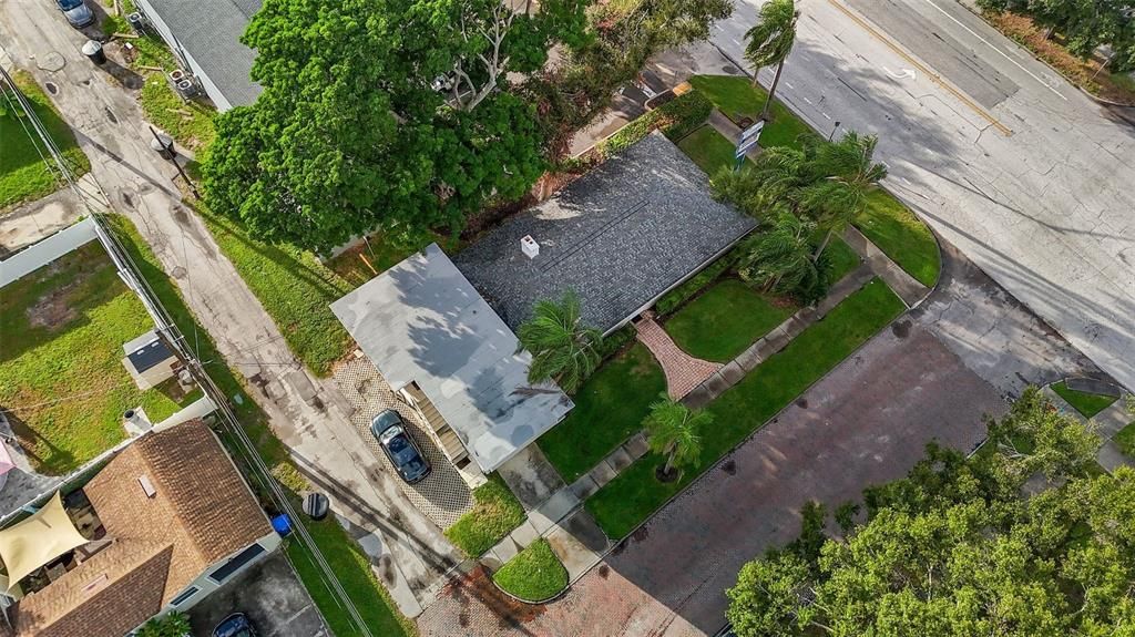 For Sale: $865,000 (1 beds, 3 baths, 2164 Square Feet)