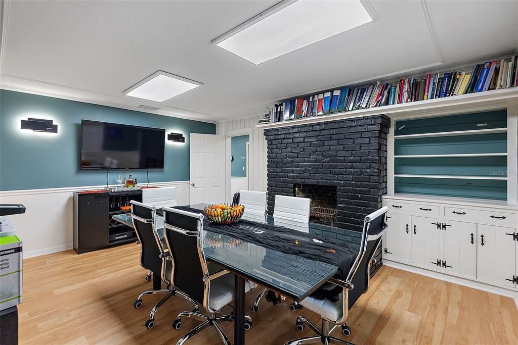 For Sale: $865,000 (1 beds, 3 baths, 2164 Square Feet)