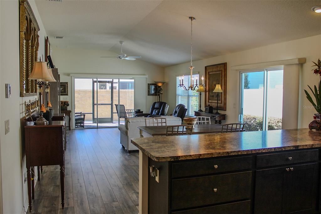 For Sale: $364,900 (3 beds, 2 baths, 1409 Square Feet)