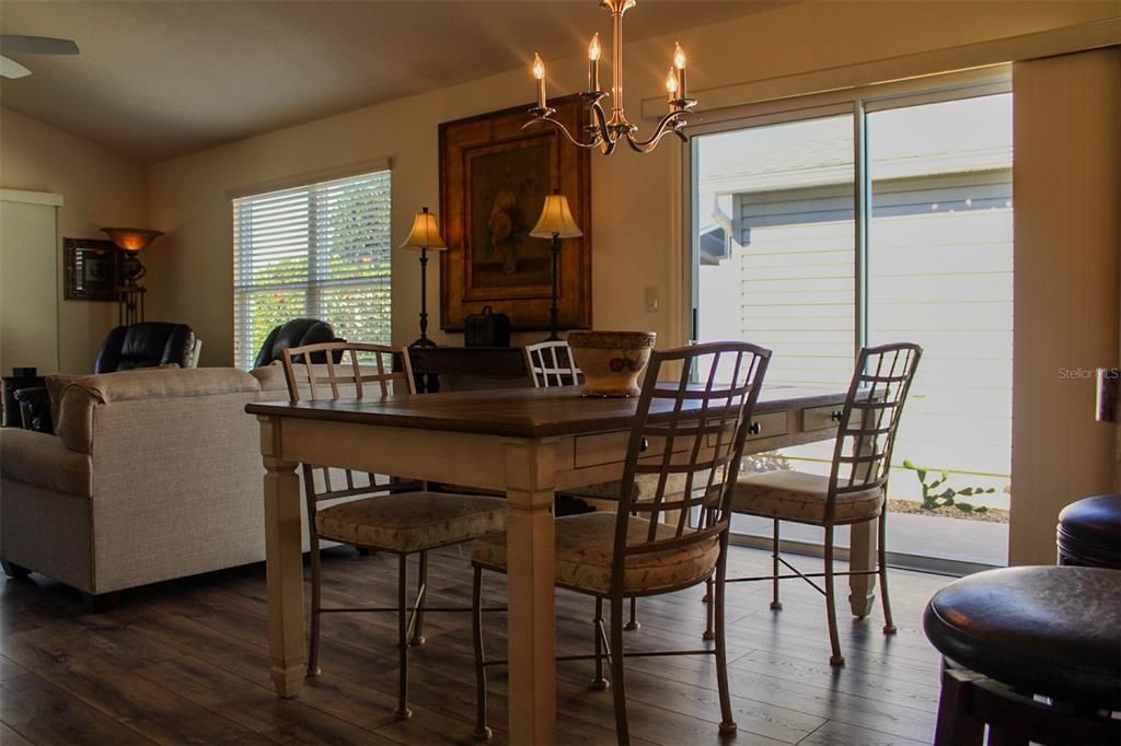 For Sale: $364,900 (3 beds, 2 baths, 1409 Square Feet)