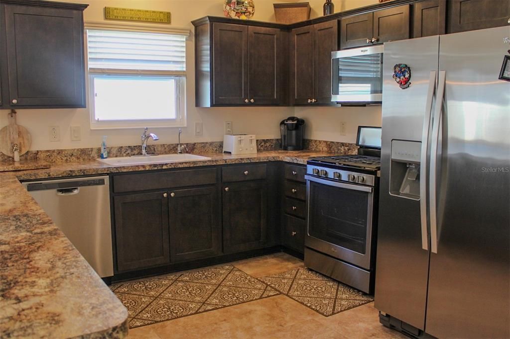 For Sale: $364,900 (3 beds, 2 baths, 1409 Square Feet)