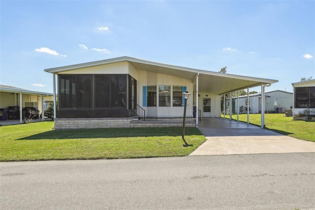 合同活跃: $135,000 (2 贝兹, 2 浴室, 1056 平方英尺)