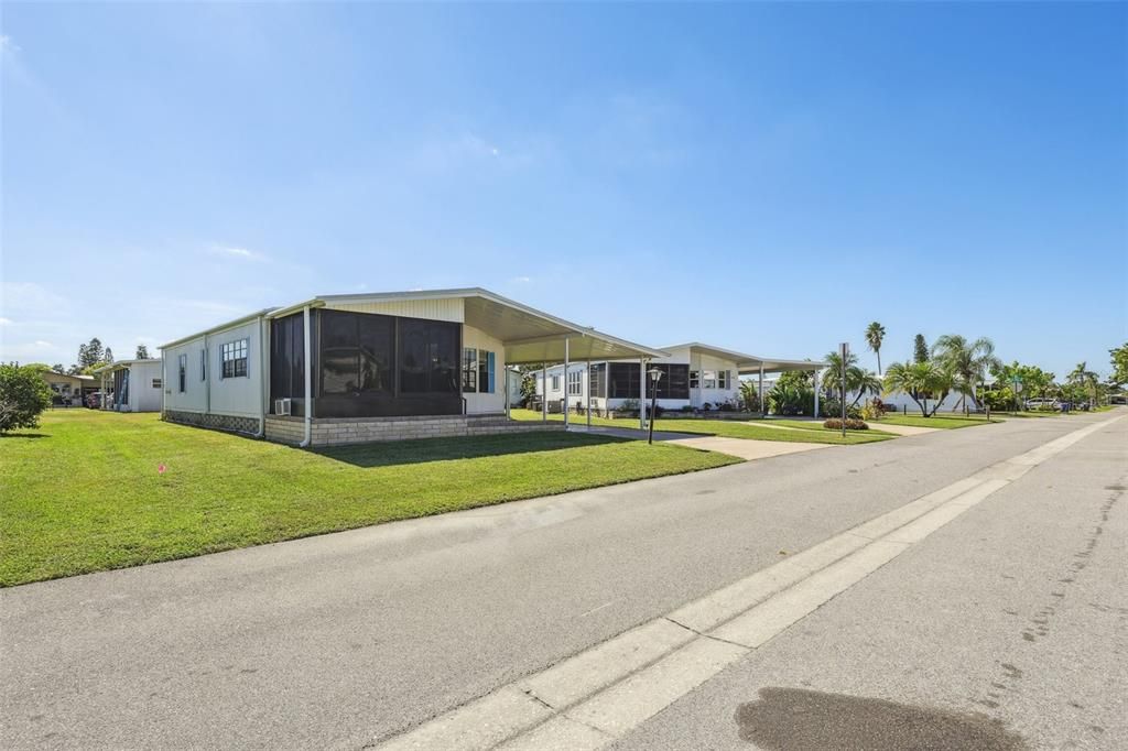 合同活跃: $135,000 (2 贝兹, 2 浴室, 1056 平方英尺)